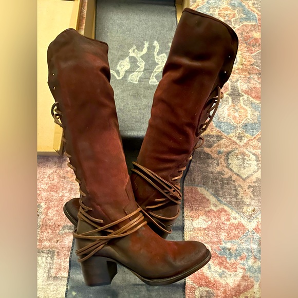 BRAND NEW FREEBIRD BY STEVEN COAL BOOTS